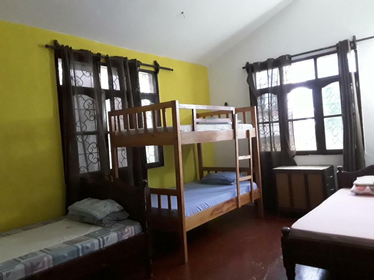 Akogo House - Bnb , Hostel, Backpackers & Volunteer Center มอมบาซา ภายนอก รูปภาพ